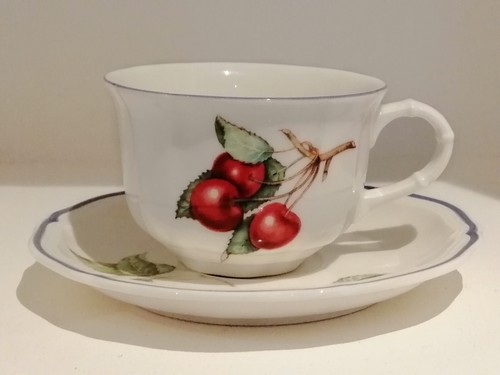 Lot tasses the - lot,